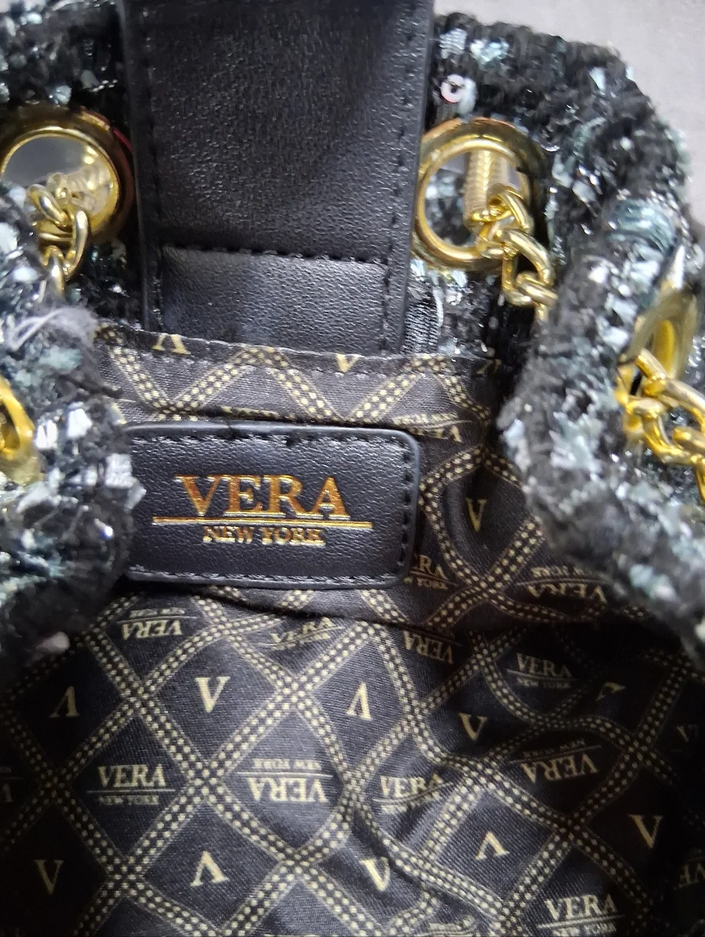 Vera New York Isabella Chain Drawstring Backpack Purse EUC Stylish & Chic